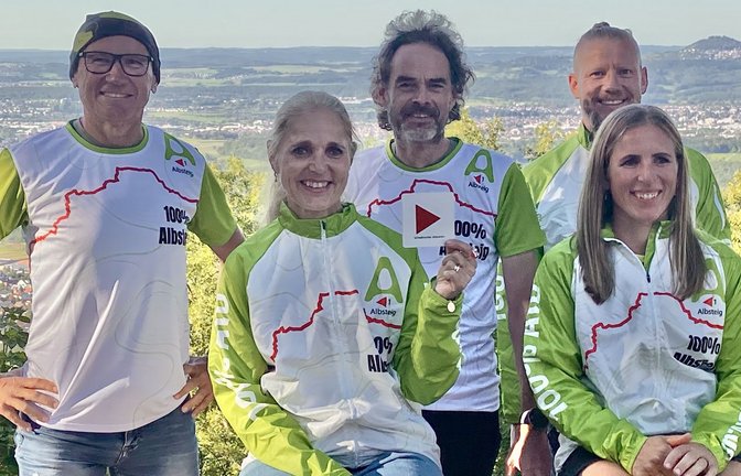 Fünf Ultraläufer wollen den 360 Kilometer langen Albsteig meistern (v.l.n.r.): Karlheinz Dravec, Andrea Ellesser, Andreas Bulling, Manuel Schmied und Melanie Bernardino Rodrigo.<span class='image-autor'>Foto: Faltin</span>