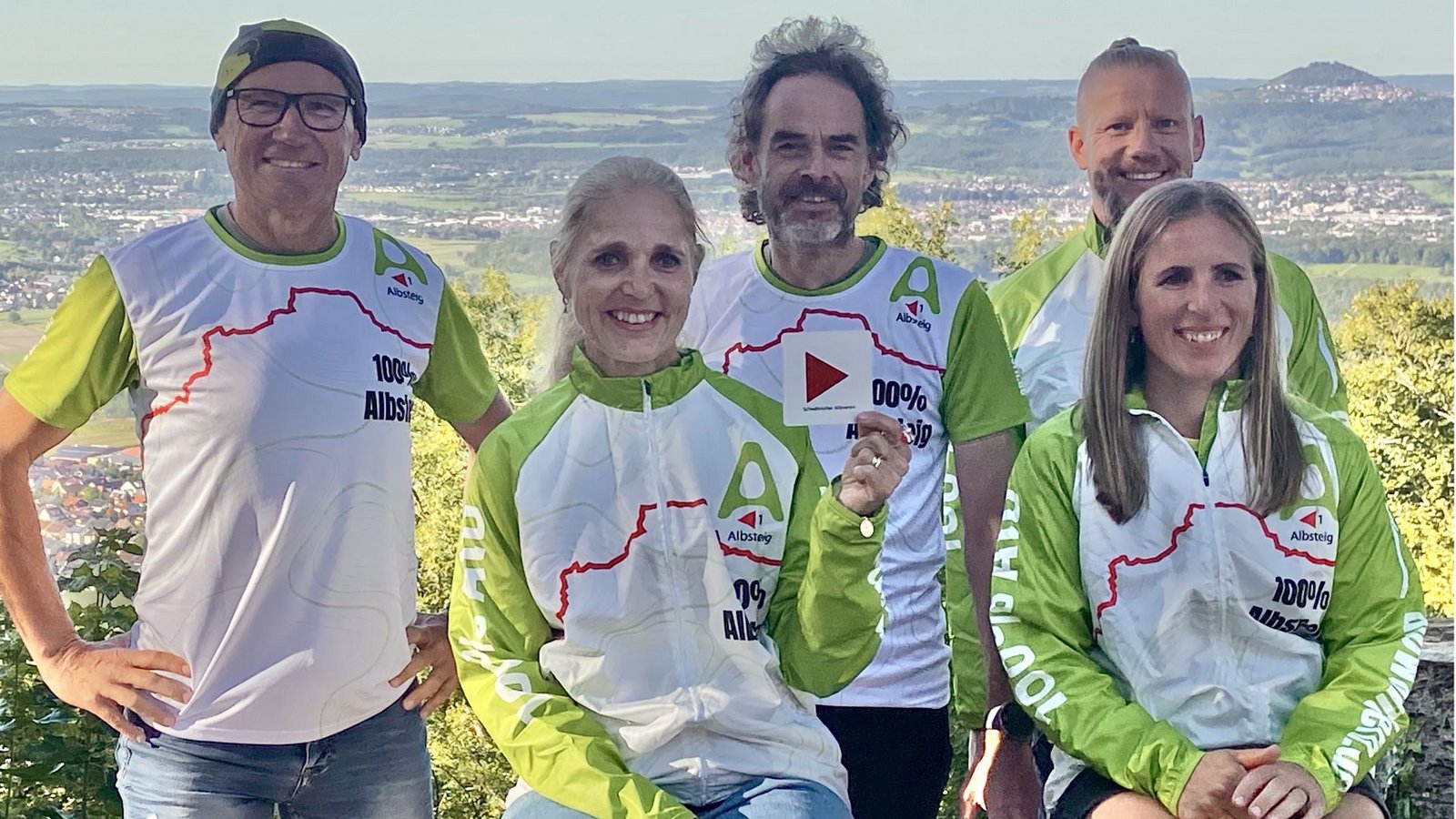 Fünf Ultraläufer wollen den 360 Kilometer langen Albsteig meistern (v.l.n.r.): Karlheinz Dravec, Andrea Ellesser, Andreas Bulling, Manuel Schmied und Melanie Bernardino Rodrigo.Foto: Faltin Fünf Ultraläufer wollen den 360 Kilometer langen Albsteig meistern (v.l.n.r.): Karlheinz Dravec, Andrea Ellesser, Andreas Bulling, Manuel Schmied und Melanie Bernardino Rodrigo.Foto: Faltin