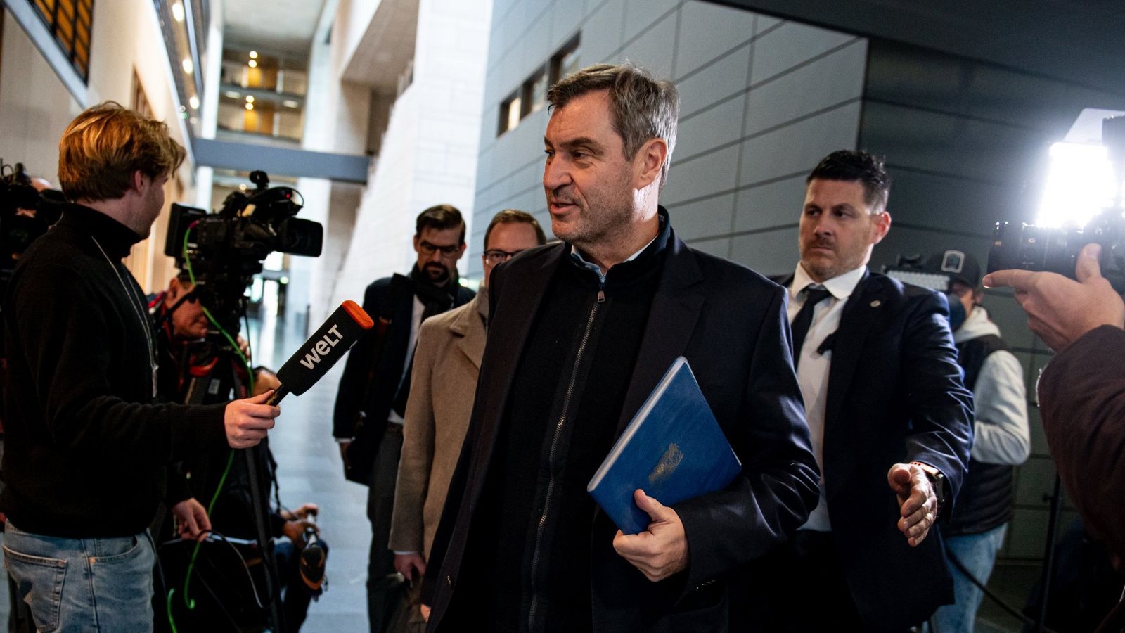Markus Söder, CSU-Vorsitzender und Ministerpräsident von Bayern, kommt zum ersten Sondierungsgespräch nach der Bundestagswahl mit den Unionsparteien im Jakob-Kaiser-Haus an.Foto: dpa/Fabian Sommer Markus Söder, CSU-Vorsitzender und Ministerpräsident von Bayern, kommt zum ersten Sondierungsgespräch nach der Bundestagswahl mit den Unionsparteien im Jakob-Kaiser-Haus an.Foto: dpa/Fabian Sommer
