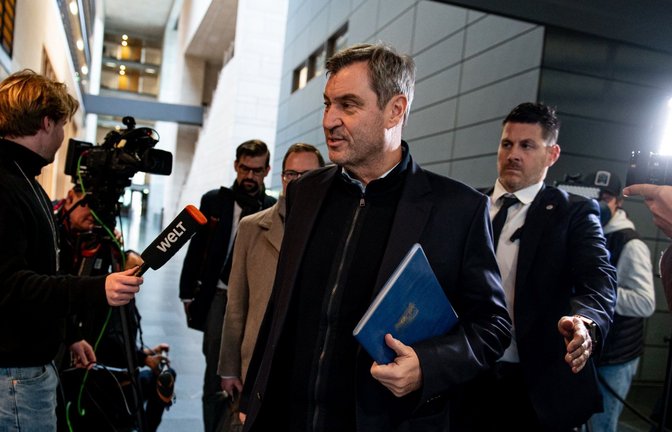 Markus Söder, CSU-Vorsitzender und Ministerpräsident von Bayern, kommt zum ersten Sondierungsgespräch nach der Bundestagswahl mit den Unionsparteien im Jakob-Kaiser-Haus an.<span class='image-autor'>Foto: dpa/Fabian Sommer</span>