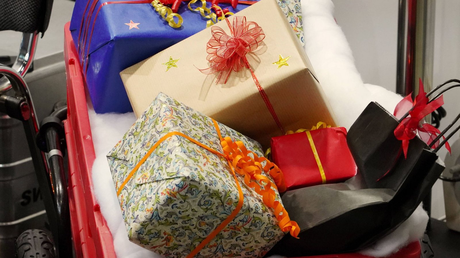 Worauf man beim Versand von Briefen und Paketen zu Weihnachten achten sollte (Symbolfoto).Foto: IMAGO/Geisser/IMAGO/Manuel Geisser Worauf man beim Versand von Briefen und Paketen zu Weihnachten achten sollte (Symbolfoto).Foto: IMAGO/Geisser/IMAGO/Manuel Geisser