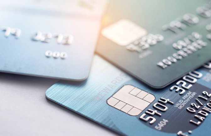 Worin unterscheiden sich die Karten in unserem Geldbeutel?<span class='image-autor'>Foto: Teerasak Ladnongkhun / shutterstock.com</span>