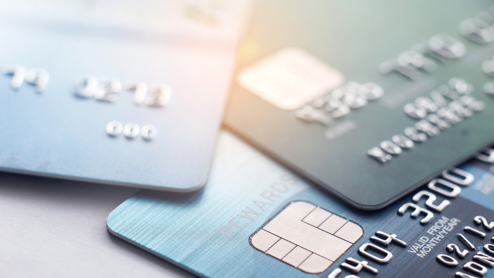 Worin unterscheiden sich die Karten in unserem Geldbeutel?Foto: Teerasak Ladnongkhun / shutterstock.com Worin unterscheiden sich die Karten in unserem Geldbeutel?Foto: Teerasak Ladnongkhun / shutterstock.com
