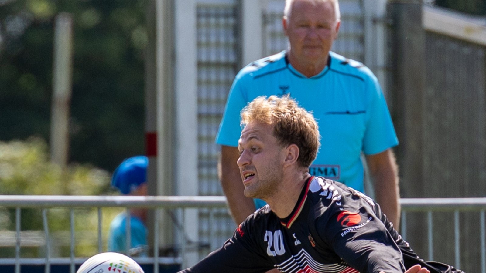 Tobias Maurer glänzte bei seinem Nationalmannschaftsdebüt mit zahlreichen starken Rettungsaktionen. Foto: Deutsche Faustball Liga/Spille Tobias Maurer glänzte bei seinem Nationalmannschaftsdebüt mit zahlreichen starken Rettungsaktionen. Foto: Deutsche Faustball Liga/Spille