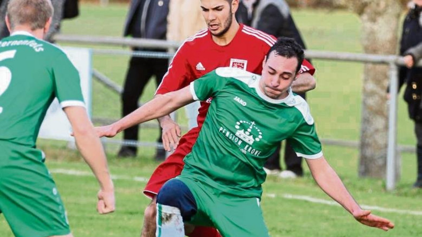 Rosario Belluardo (in Rot) gehört zu den festen Größen des VfB Vaihingen. Foto: Nachreiner Rosario Belluardo (in Rot) gehört zu den festen Größen des VfB Vaihingen. Foto: Nachreiner