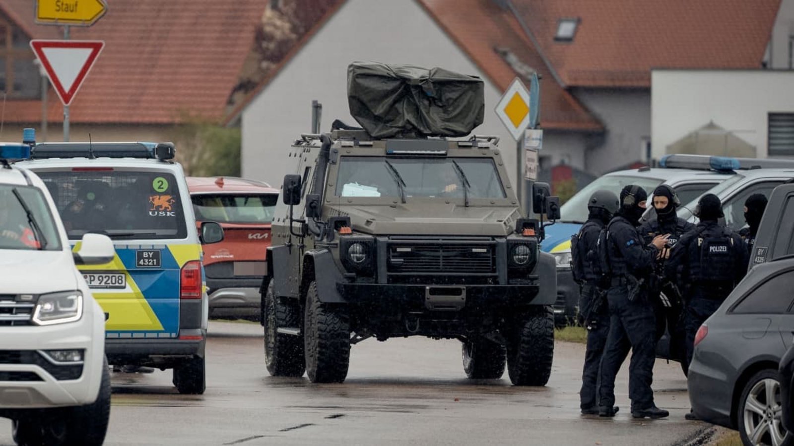 Die Polizei war mit Spezialkräften im Einsatz.Tizian Gerbing/dpa Die Polizei war mit Spezialkräften im Einsatz.Tizian Gerbing/dpa