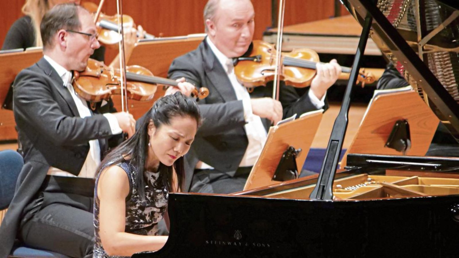 Mit der preisgekrönten Hisako Kawamura hat man eine hervorragende Pianistin für das Klavierkonzert gewinnen können. Foto: Friedrich Mit der preisgekrönten Hisako Kawamura hat man eine hervorragende Pianistin für das Klavierkonzert gewinnen können. Foto: Friedrich