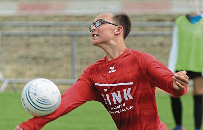 Für Felix Schmidt und die U-18-Faustballer des TV Vaihingen wäre das Verpassen des Halbfinales bei der DM eine herbe Enttäuschung. Foto: Nachreiner