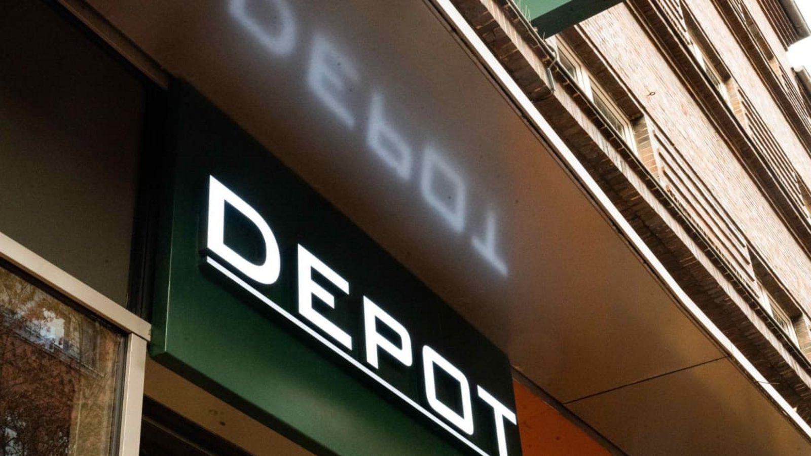 Die Depot-Betreiberin kündigt alle Verträge. Die Mitarbeiter haben es schon erfahren.Alicia Windzio/dpa
