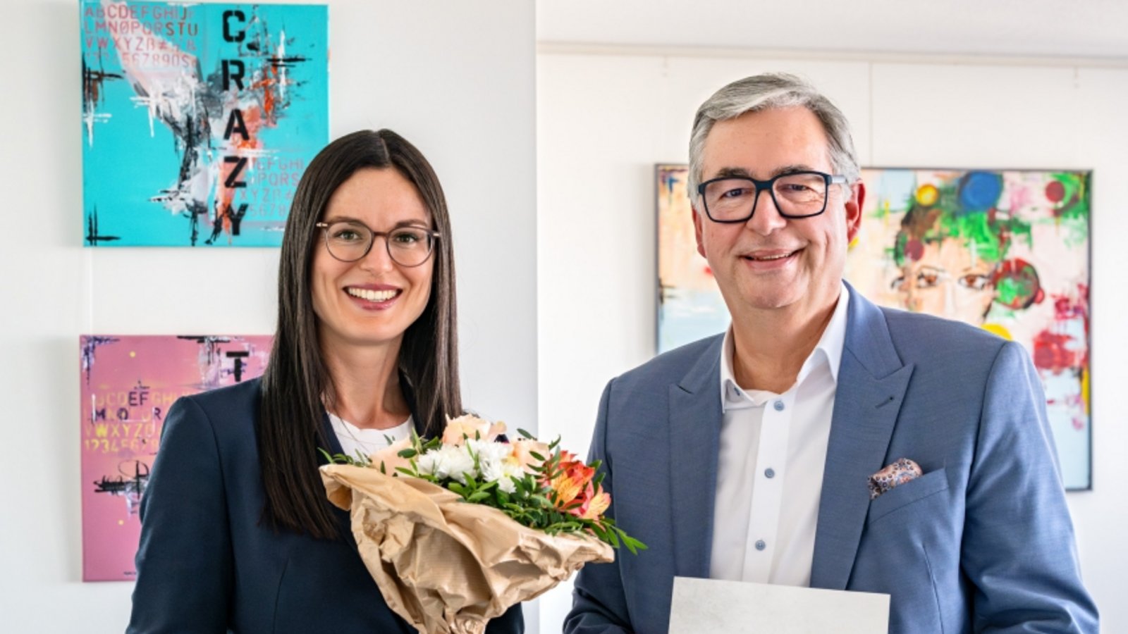 Dietmar Allgaier begrüßte die neue Dezernentin für Umwelt, Technik und Bauen beim Landratsamt Ludwigsburg Kristin Wagner (Landratsamt Ludwigsburg).