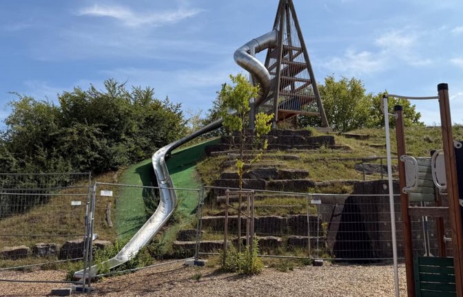 Der Rutschturm auf dem Spielplatz Rübländer in Dagersheim ist seit Ende vergangenen Jahres gesperrt.<span class='image-autor'>Julia Theermann</span>