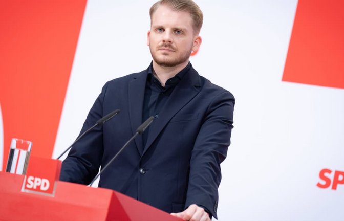 SPD-Generalsekretär Tim Klüssendorf: "Wir müssen angesichts der Kriege um uns herum zumindest in Erwägung ziehen, höhere Haushaltsspielräume nutzen zu können. Das ist eine Frage von Verantwortungsbewusstsein, wenn wir sonst Gefahr laufen, dass es unsere Gesellschaft zerreißt."<span class='image-autor'>Imago/Bernd Elmenthaler</span>