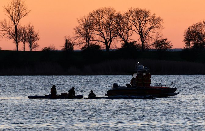 Retten oder nicht retten? Beim Umgang mit dem Wal sind viele Fragen offen.<span class='image-autor'>Foto: Marcus Golejewski/dpa</span>