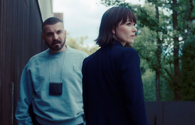 Kulina (Edin Hasanovic) und Azadi (Melika Foroutan) halten zusammen.<span class='image-autor'>Foto: HR/ARD Degeto Film/Sommerhaus   /a</span>
