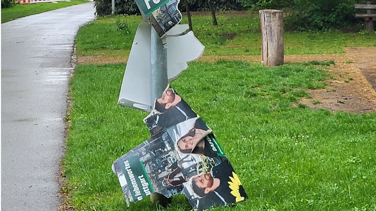 Ein Plakat der Grünen hängt zerstört an einem Laternenpfahl.Foto: /Annika Grah Ein Plakat der Grünen hängt zerstört an einem Laternenpfahl.Foto: /Annika Grah