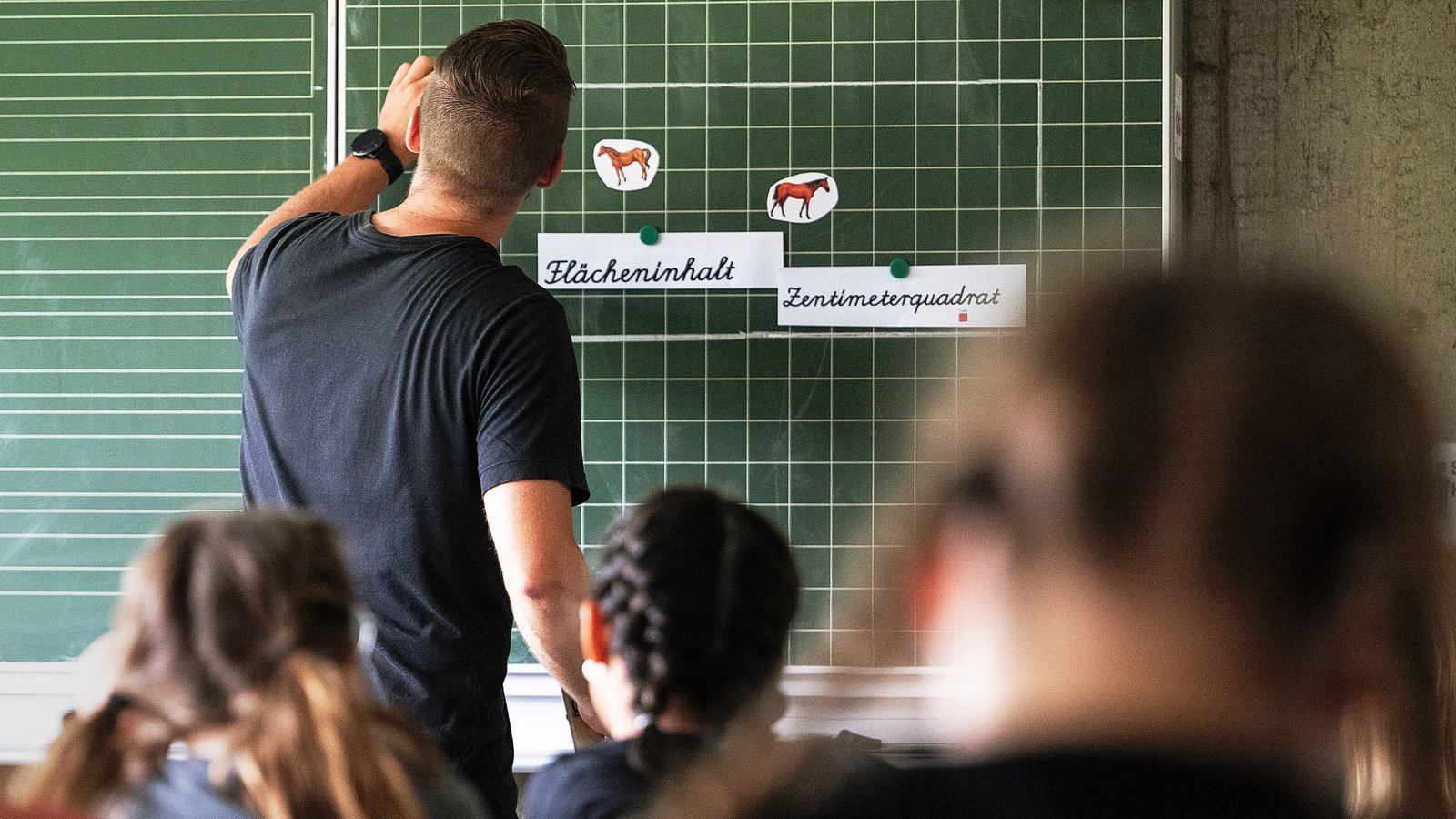 An welchen Stellen die Lehrer eingesetzt werden, ist noch offen.Foto: dpa/Marijan Murat An welchen Stellen die Lehrer eingesetzt werden, ist noch offen.Foto: dpa/Marijan Murat