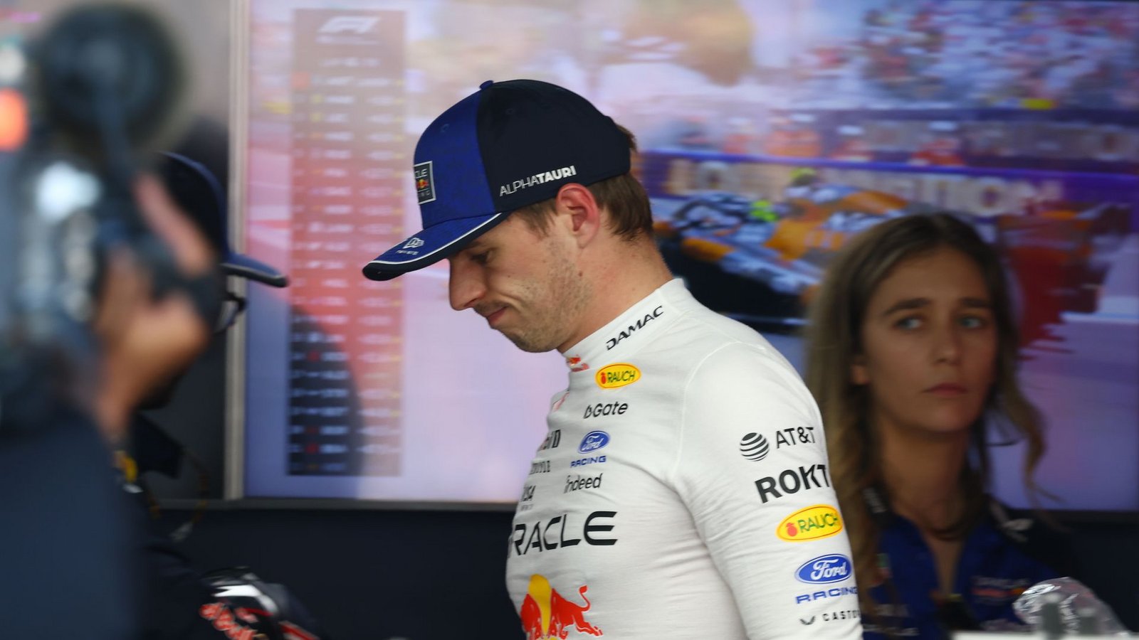 Früher Feierabend: Max Verstappen schied früh aus.Foto: Yves Herman/Pool Reuters via AP/dpa Früher Feierabend: Max Verstappen schied früh aus.Foto: Yves Herman/Pool Reuters via AP/dpa