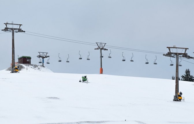 Mit Kunstschnee wird auch auf dem Feldberg der Natur nachgeholfen.<span class='image-autor'>Foto: dpa/Silas Stein</span>