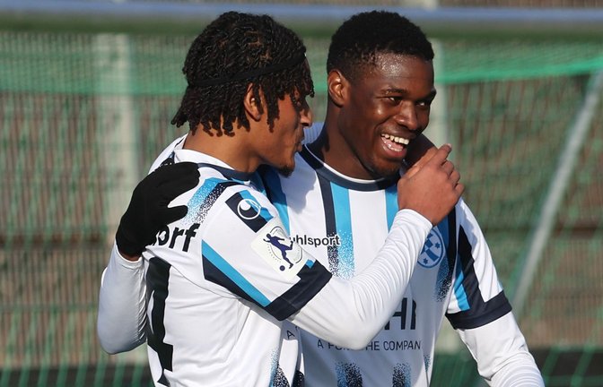 Zwei Gewinner der Vorbereitung bei den Stuttgarter Kickers: Melkamu Frauendorf und Abdoulie Mboob (re.).<span class='image-autor'>Foto: Baumann/Julia Rahn</span>