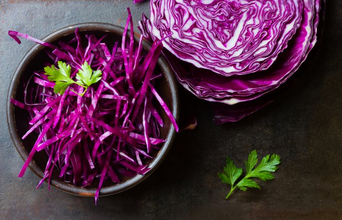 Wie behält Rotkohl seine rote Farbe beim Kochen?<span class='image-autor'>Foto: Larisa Blinova/Shutterstock</span>