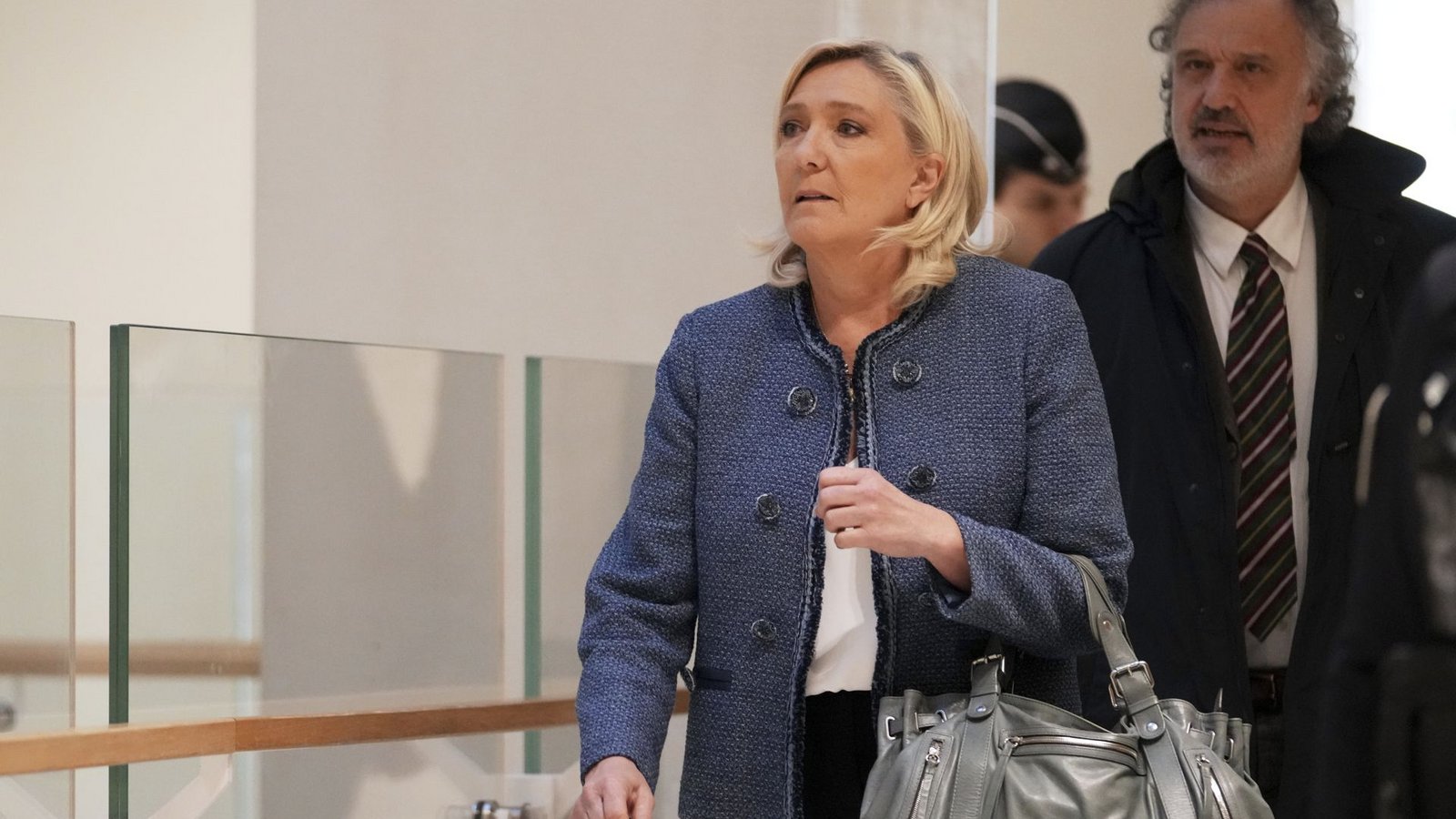 Le Pen beim GerichtFoto: AP/Thibault Camus Le Pen beim GerichtFoto: AP/Thibault Camus