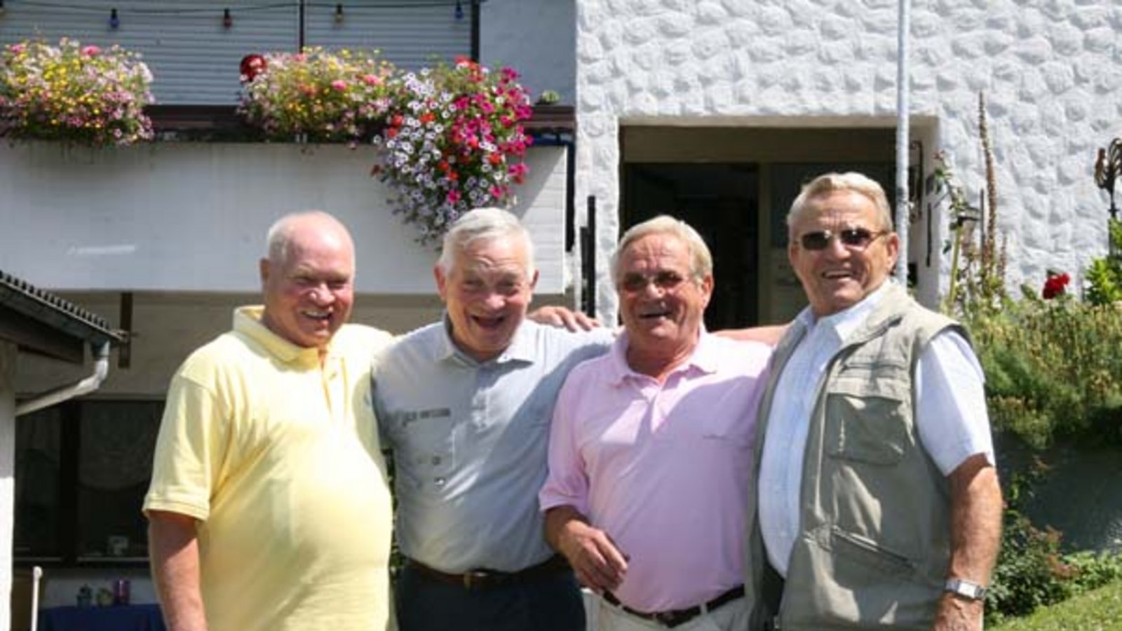 Von links: Horst Welz aus Aurich, Kurt Welz aus Argentinien, Helmut Welz aus Riet und Heinz Welz aus Australien. Foto: Rücker Von links: Horst Welz aus Aurich, Kurt Welz aus Argentinien, Helmut Welz aus Riet und Heinz Welz aus Australien. Foto: Rücker