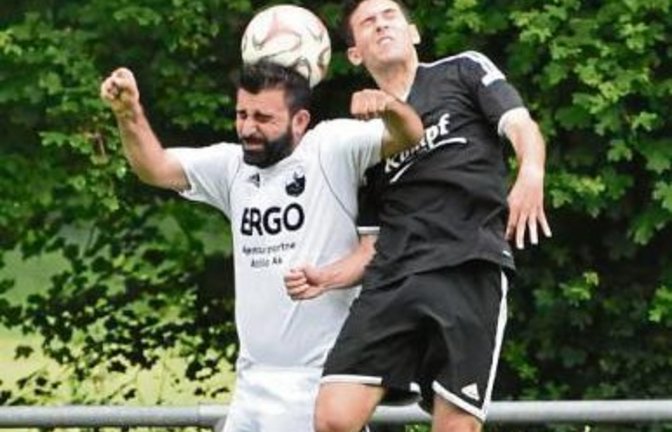 Für Dirk Maurer (rechts) und die SGM Riexingen II beginnt das Abenteuer A-Klasse erst in einer Woche. Foto: Leitner