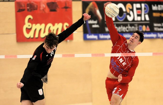Mit einem Kraftakt haben sich Andreas Knodel (rechts) und der TV Vaihingen in Neugablonz durchgesetzt.  Archivfoto: Küppers