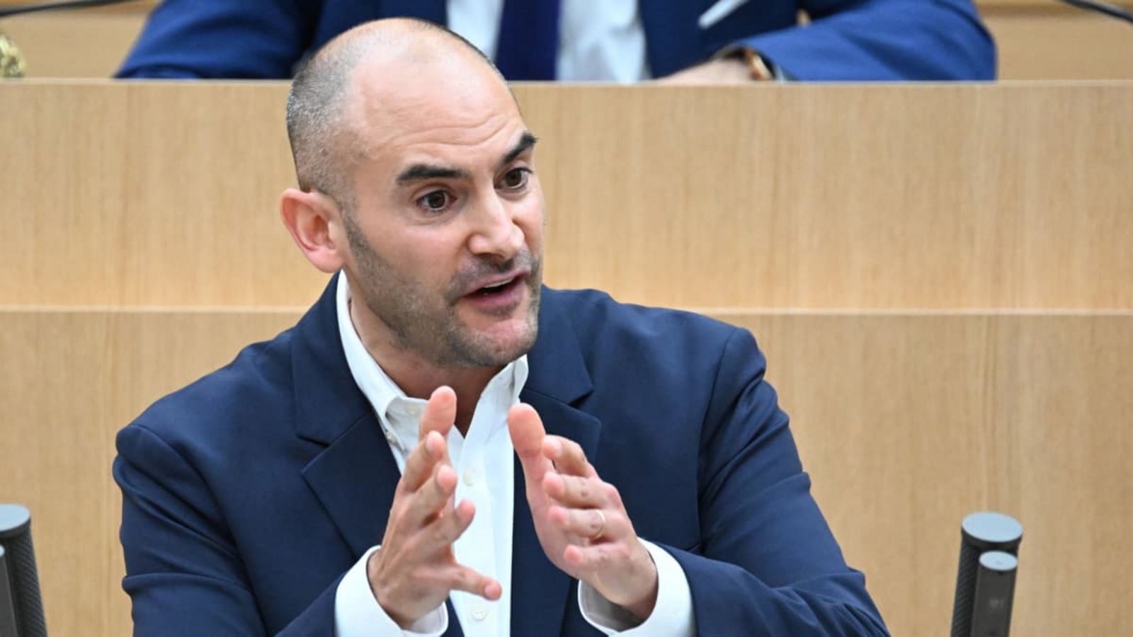 Landesfinanzminister Danyal Bayaz (Grüne) sieht die Geldreserven des Landes schrumpfen.dpa Landesfinanzminister Danyal Bayaz (Grüne) sieht die Geldreserven des Landes schrumpfen.dpa