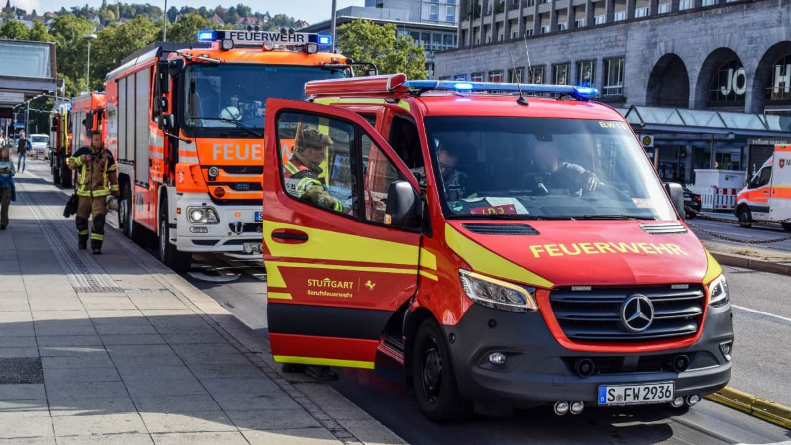 Ein Mensch stürzt am Hauptbahnhof und wird von einer S-Bahn erfasst.SDMG/Dettenmeyer Ein Mensch stürzt am Hauptbahnhof und wird von einer S-Bahn erfasst.SDMG/Dettenmeyer