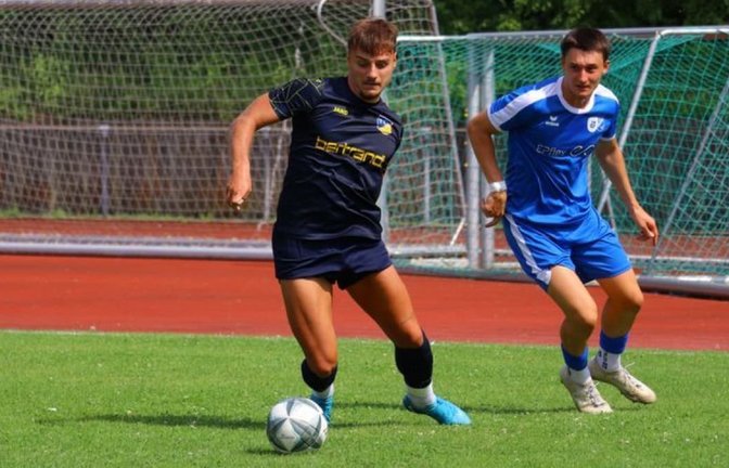 Einer von unzähligen Spielerwechseln vor dieser Fußballsaison: Adrian Körtge Corral (li.) verließ Landesligist SV Böblingen und wechselte zum TSV Ehningen in die Verbandsliga<span class='image-autor'>Max Schöbel</span>