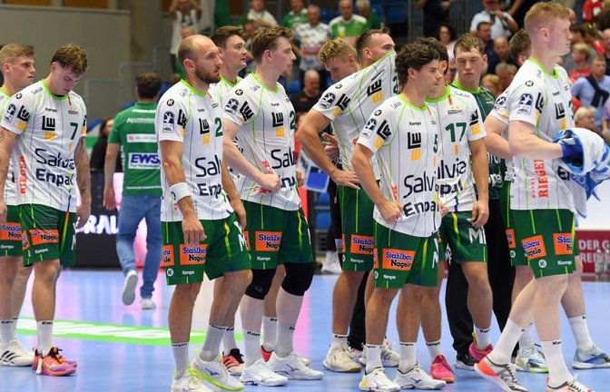 Frust pur bei den Frisch-Auf-Handballern nach der Packung in der Kasseler Rothenbachhalle.<span class='image-autor'>IMAGO/Eibner</span>