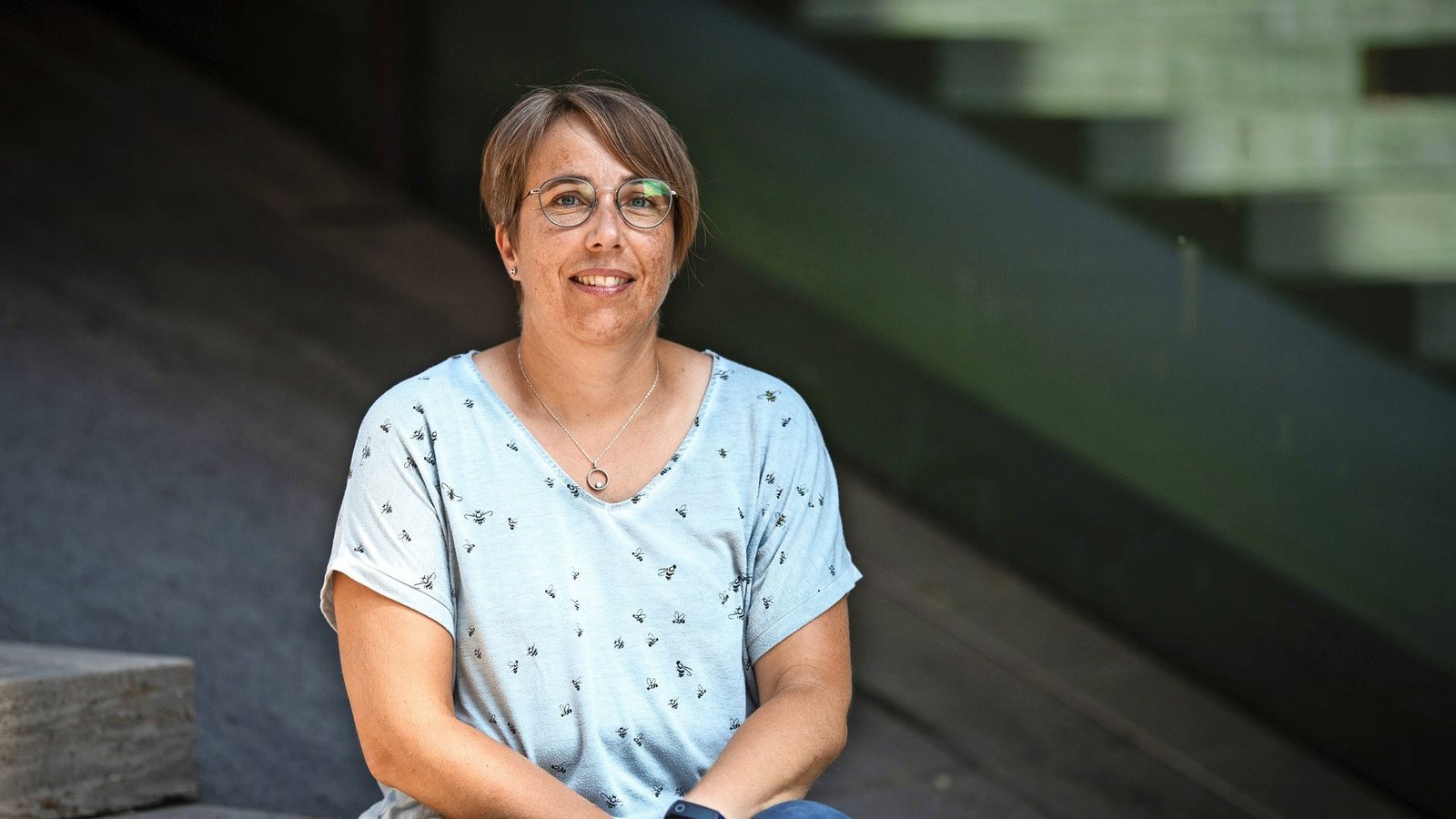 „Bei all der Bürokratie, um die sich Verwitwete kümmern müssen, hat die Trauer zu wenig Raum“, sagt Sabine Knapp.Foto: Lichtgut/Christoph Schmidt