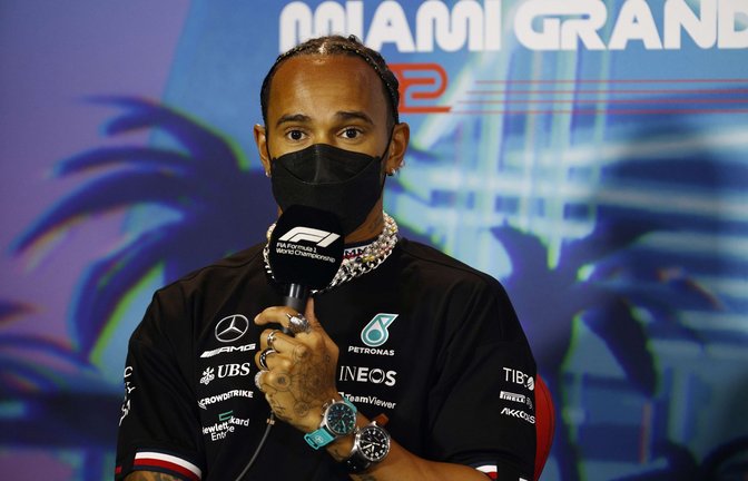 Lewis Hamilton hat das Schmuckverbot in der Formel 1 kritisiert.<span class='image-autor'>Foto: AFP/Jared C. Tilton</span>