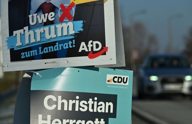 Mit 52,4 Prozent konnte Christian Herrgott von der CDU die Stichwahl gewinnen.<span class='image-autor'>Foto: dpa/Martin Schutt</span>