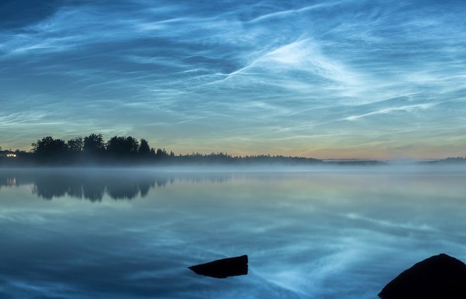 Bänder, Wellen oder Wirbel ziehen sich über den Horizont.<span class='image-autor'>Foto: wetteronline.de</span>