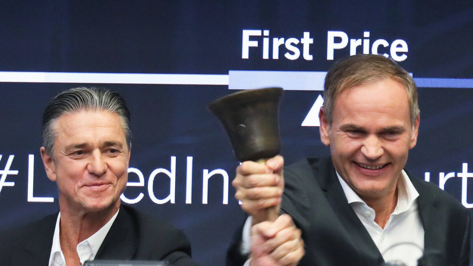 Lutz Meschke und Oliver Blume (von links) 2022 beim Börsengang der Porsche AG in Frankfurt.Foto: IMAGO/Hannelore Förster