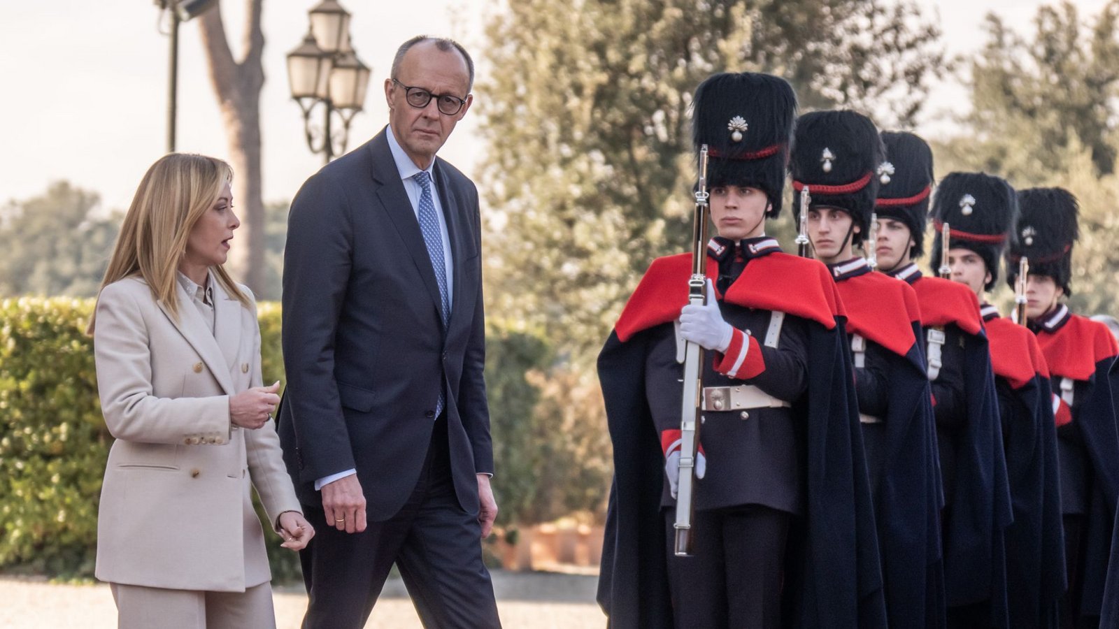 Giorgia Meloni und Friedrich Merz trafen sich zu den deutsch-italienischen Regierungskonsultationen in Rom.Foto: Michael Kappeler/dpa Giorgia Meloni und Friedrich Merz trafen sich zu den deutsch-italienischen Regierungskonsultationen in Rom.Foto: Michael Kappeler/dpa