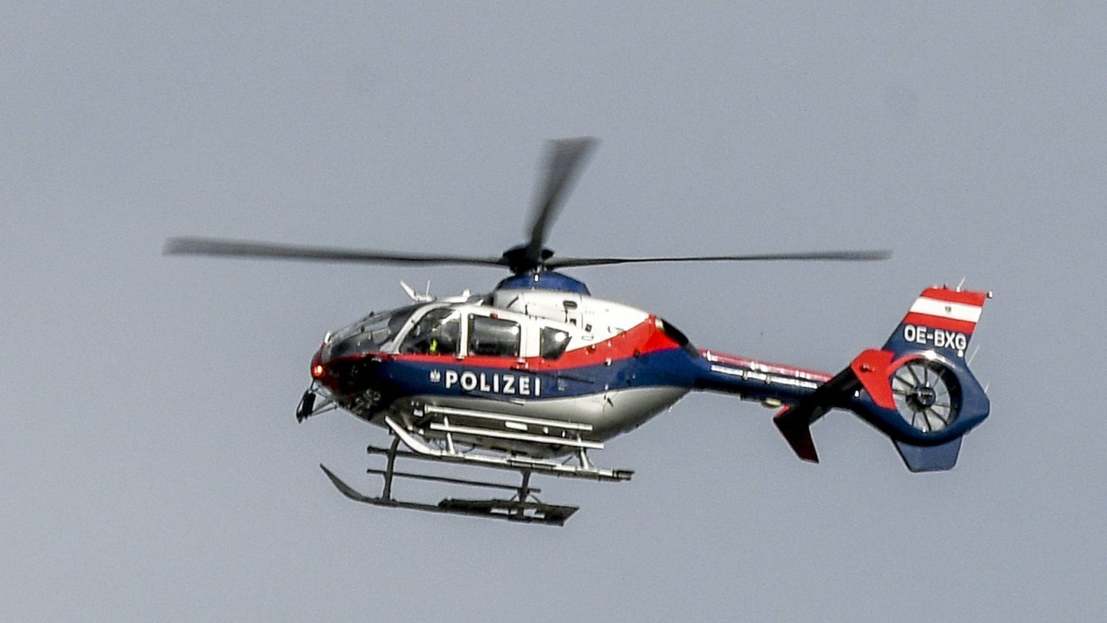Die Alpinpolizei mitsamt einem Hubschrauber sowie die Bergrettung hatten nach dem jungen Deutschen gesucht. (Symbolbild)Foto: IMAGO/dmuk-media/IMAGO/Ulrich Kettner Die Alpinpolizei mitsamt einem Hubschrauber sowie die Bergrettung hatten nach dem jungen Deutschen gesucht. (Symbolbild)Foto: IMAGO/dmuk-media/IMAGO/Ulrich Kettner