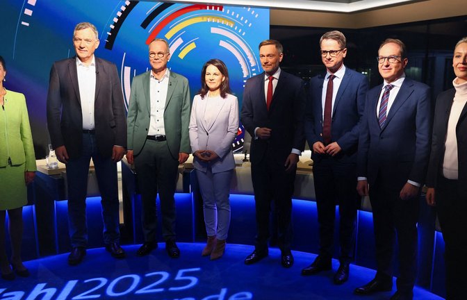 Die Teilnehmer der Schlussrunde bei ARD und ZDF (v. l.): Sahra Wagenknecht (BSW), Jan van Aken (Linke), Matthias Miersch (SPD), Annalena Baerbock (Grüne), Christian Lindner (FDP), Carsten Linnemann (CDU), Alexander Dobrindt (CSU) und Alice Weidel (AfD)<span class='image-autor'>Foto: dpa/Fabrizio Bensch</span>