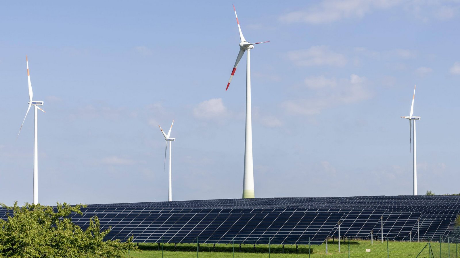 Im vergangenen Jahr wurden in Deutschland 745 neue Windräder mit 3567 Megawatt installierter Leistung errichtet.Foto: imago/imagebroker Im vergangenen Jahr wurden in Deutschland 745 neue Windräder mit 3567 Megawatt installierter Leistung errichtet.Foto: imago/imagebroker