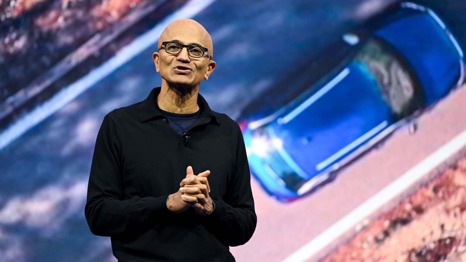 Angesichts wachsender Entfremdung Europas von den USA verspricht Microsoft-Chef Satya Nutella seinen Kunden Datensouveränität und -sicherheit.Foto: Sven Hoppe/dpa