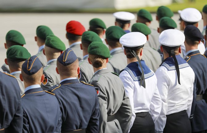 Gelöbnis von Rekruten: Die Bundeswehr braucht mehr junge Leute.<span class='image-autor'>Foto: imago/A. Friedrichs</span>