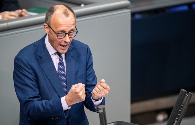 Im Bundestag hat Friedrich Merz nicht nur den Kanzler, sondern auch seinen Parteifreund Wegner kritisiert.<span class='image-autor'>Foto: dpa/Melissa Erichsen</span>