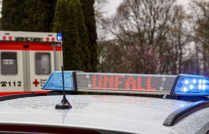 Bei dem Unfall entstand ein Sachschaden. (Symbolbild)<span class='image-autor'>Foto: IMAGO/Fotostand/IMAGO/Fotostand / Reiss</span>