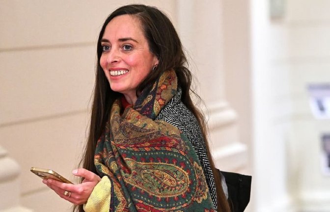 Vanessa Emde (Die Linke) kommt im Berliner Abgeordnetenhaus zu einer Fraktionssitzung ihrer Partei.<span class='image-autor'>Soeren Stache/dpa</span>