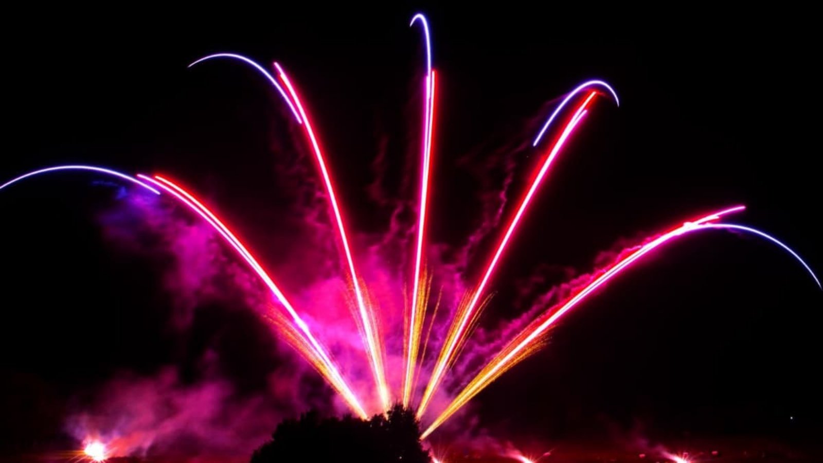Im August findet die 23. Schlaitdorfer Sommernacht statt. Höhepunkt ist ein MusikfeuerwerkSchützenverein Schlaitdorf Im August findet die 23. Schlaitdorfer Sommernacht statt. Höhepunkt ist ein MusikfeuerwerkSchützenverein Schlaitdorf