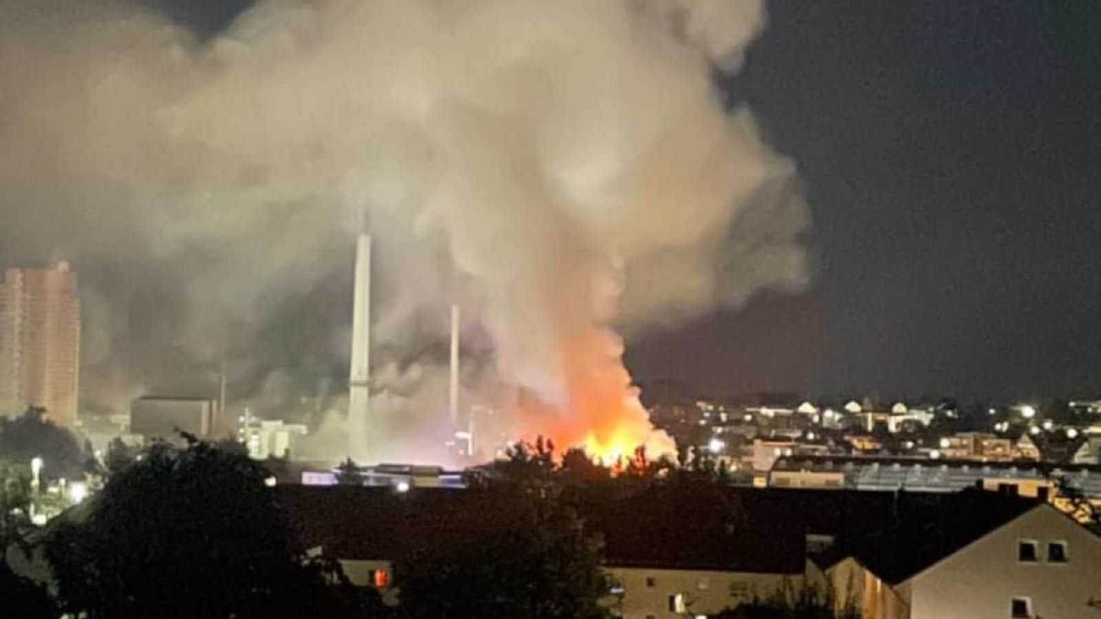 Auf dem alten Magirus-Gelände brennt ein Gebäude..privat Auf dem alten Magirus-Gelände brennt ein Gebäude..privat