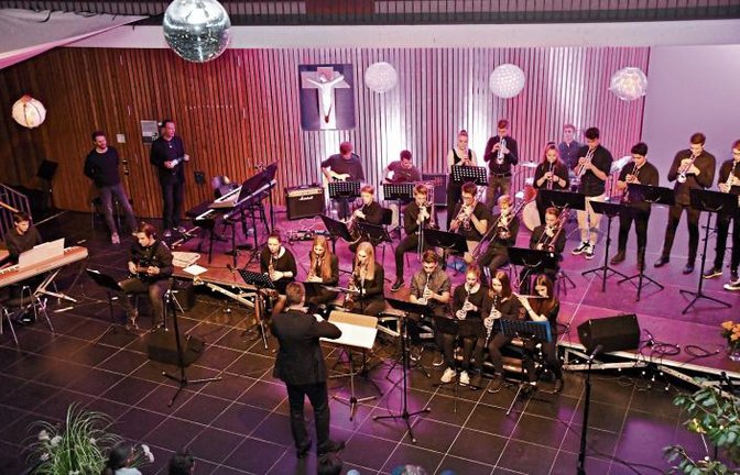 Die Gout Juniors und die Jazz Crew standen auch gemeinsam auf der Bühne.  Foto: p