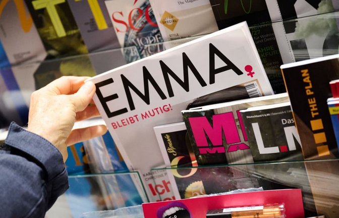 Vor knapp 50 Jahren erschien die erste „Emma“&nbsp;– gegründet von Alice Schwarzer. Jetzt kündigt die Frauenrechtlerin das Aus ihrer Zeitschrift an.<span class='image-autor'>Sina Schuldt/dpa</span>